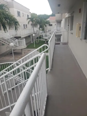 #6 KENDALL OUTSIDE WALKWAY