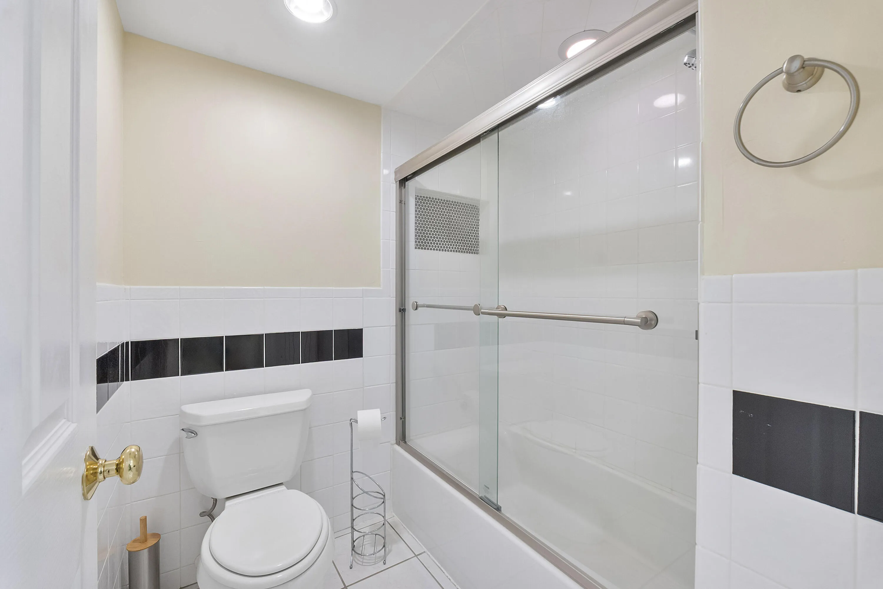 2nd bathroom