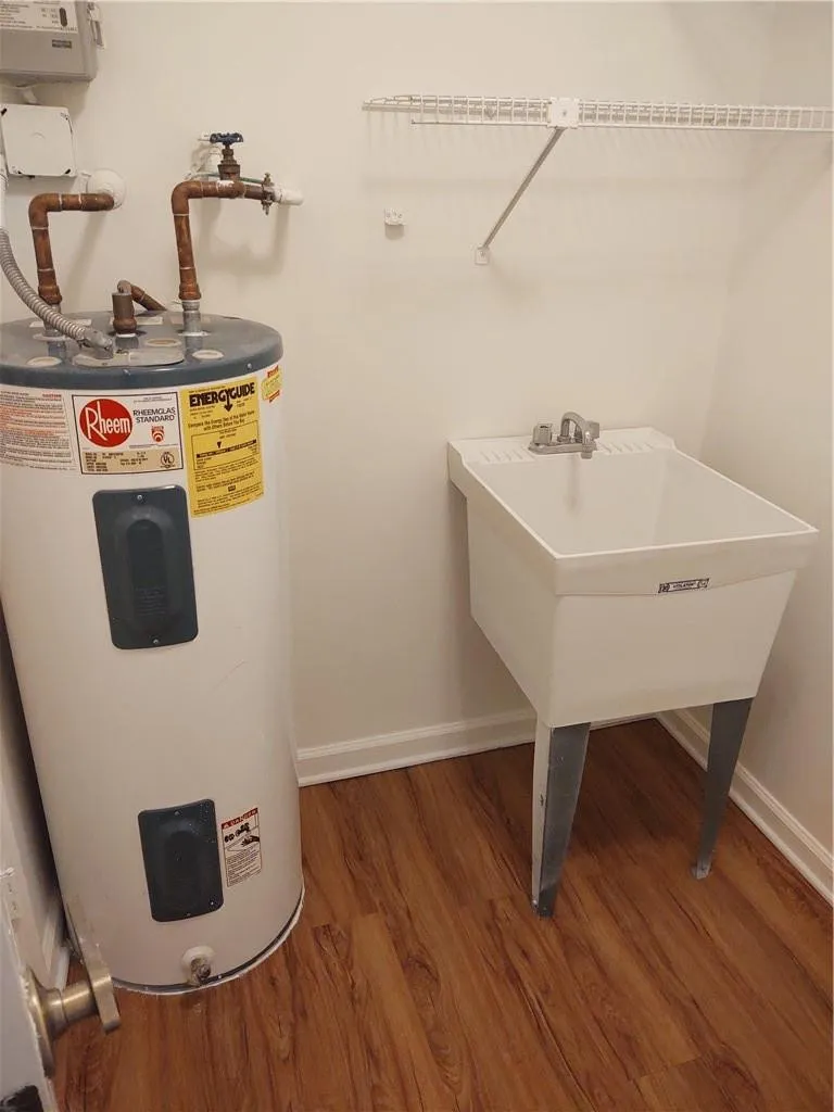 Your own private laundry room with laundry tub