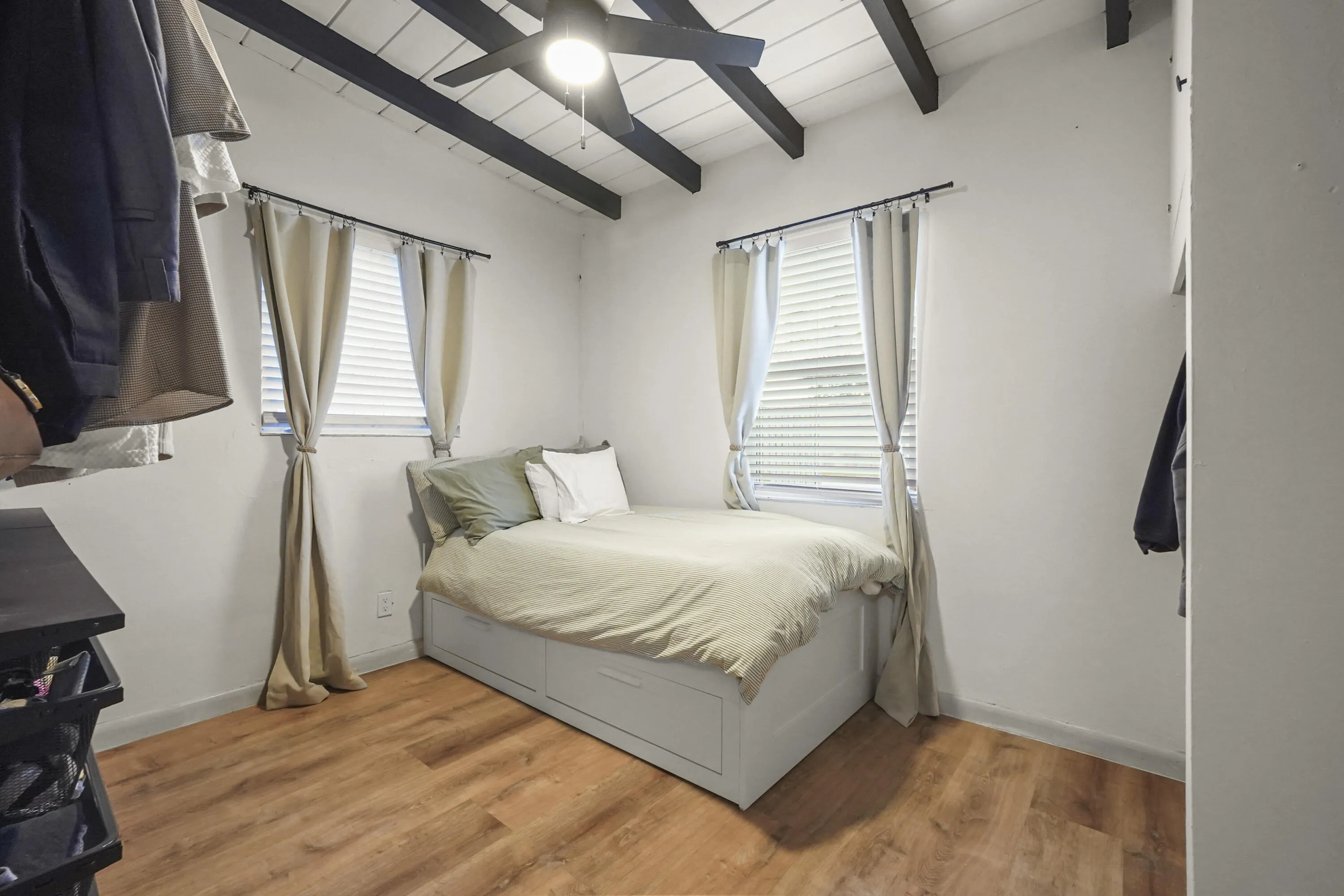 14 Bedroom 01