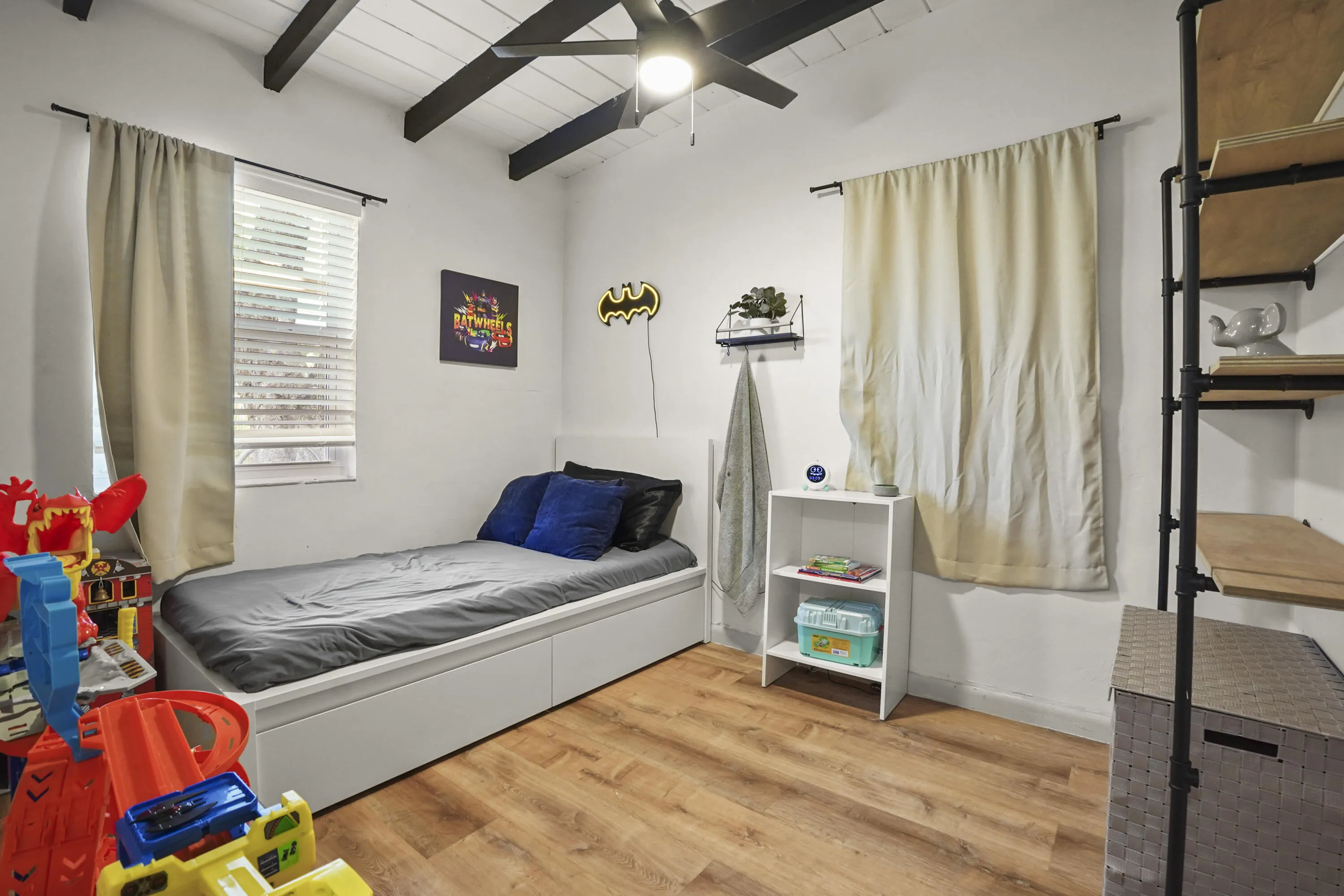 19 Bedroom 03