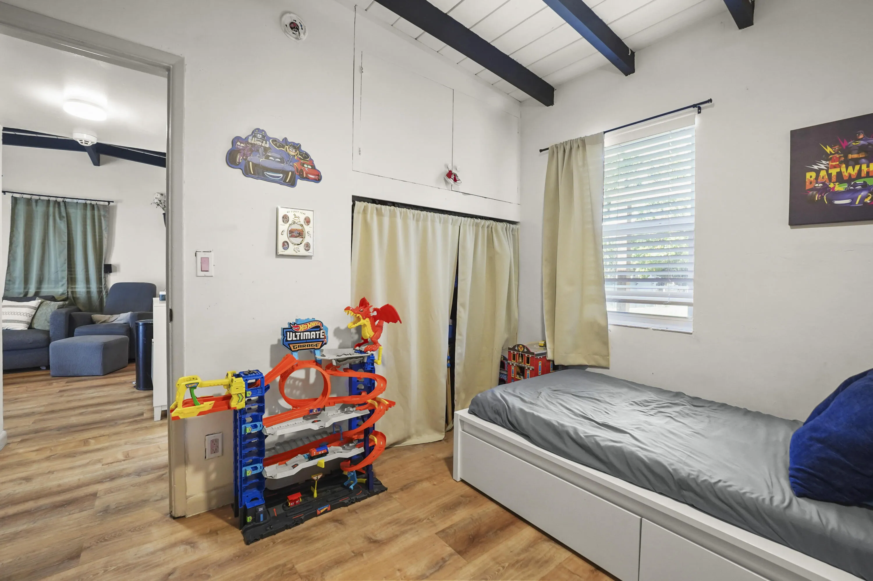 20 Bedroom 04