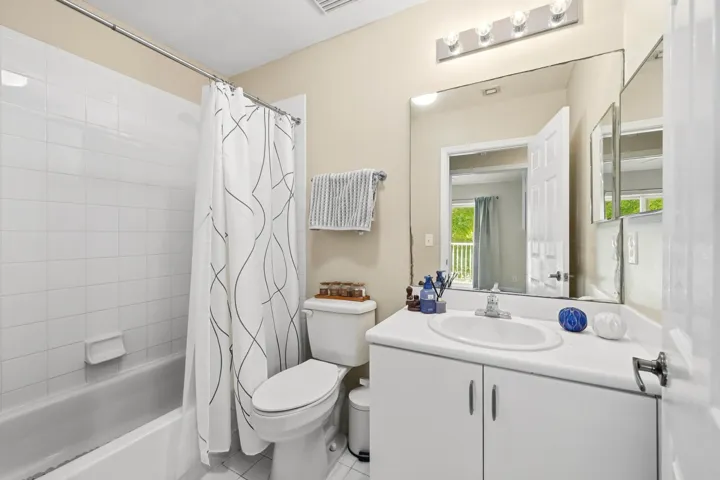 25_bathroom
