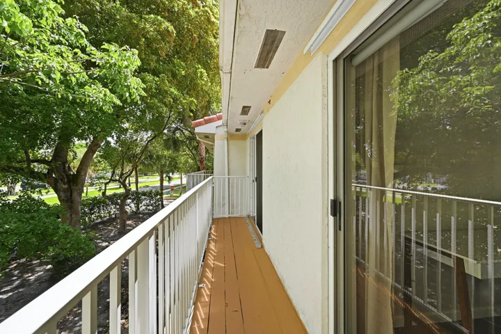 21_balcony