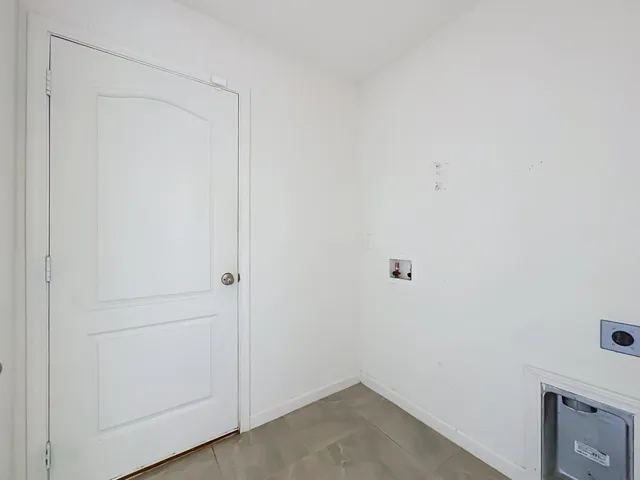 8650 Lake George Circle W-40