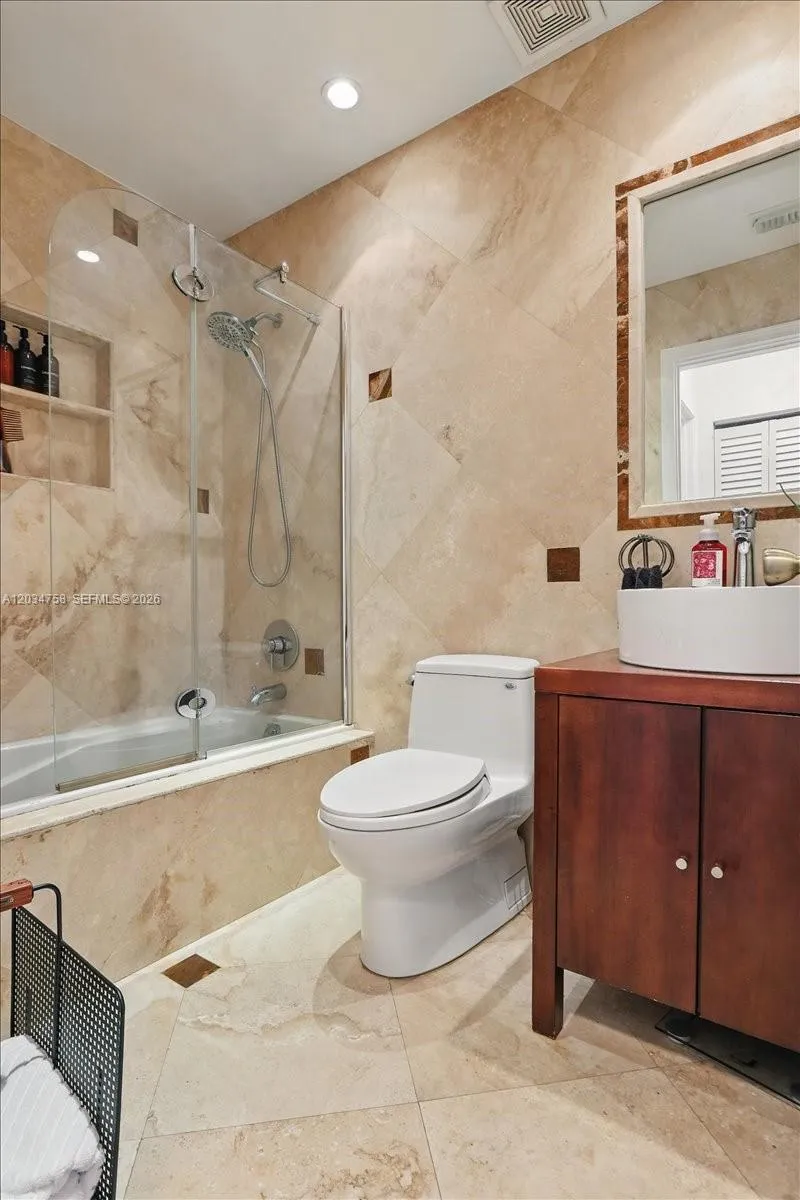 2nd Bathroom