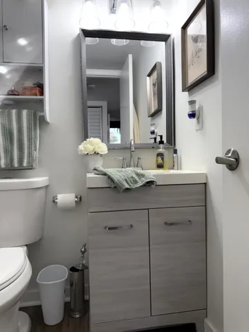 2nd Bathroom