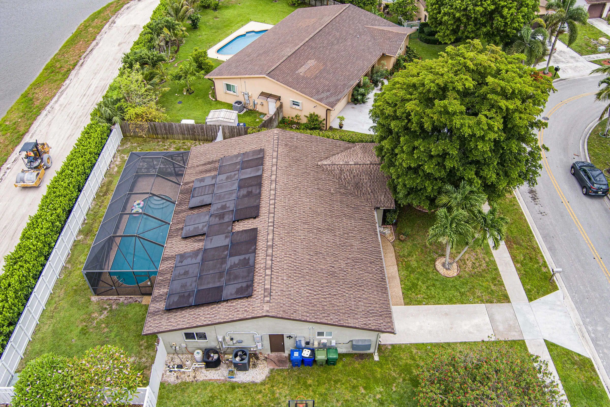 13kW solar electric system with a batter backup. NOT leased! Fully part of the real estate.