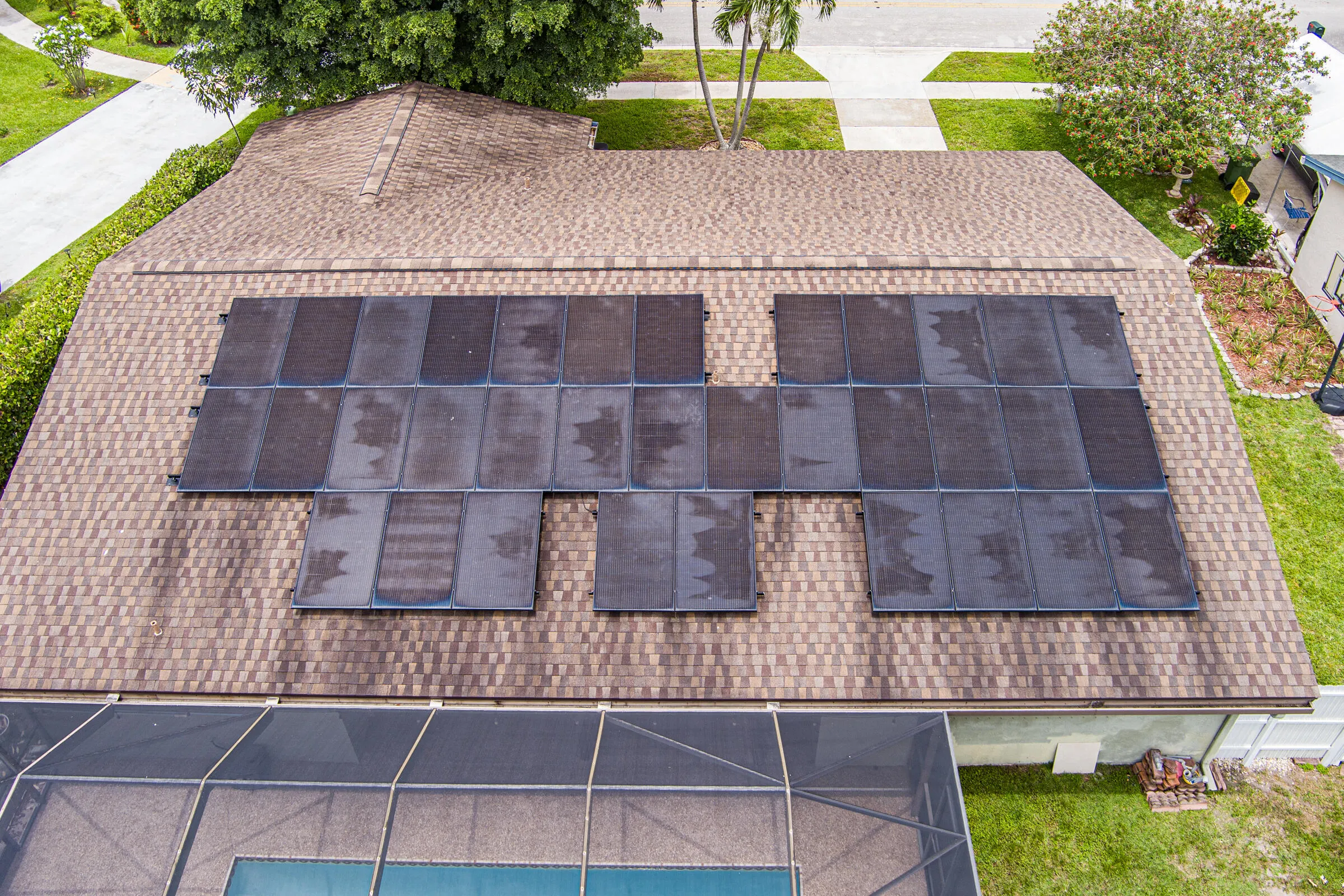 13kW solar electric system with a batter backup. NOT leased! Fully part of the real estate.