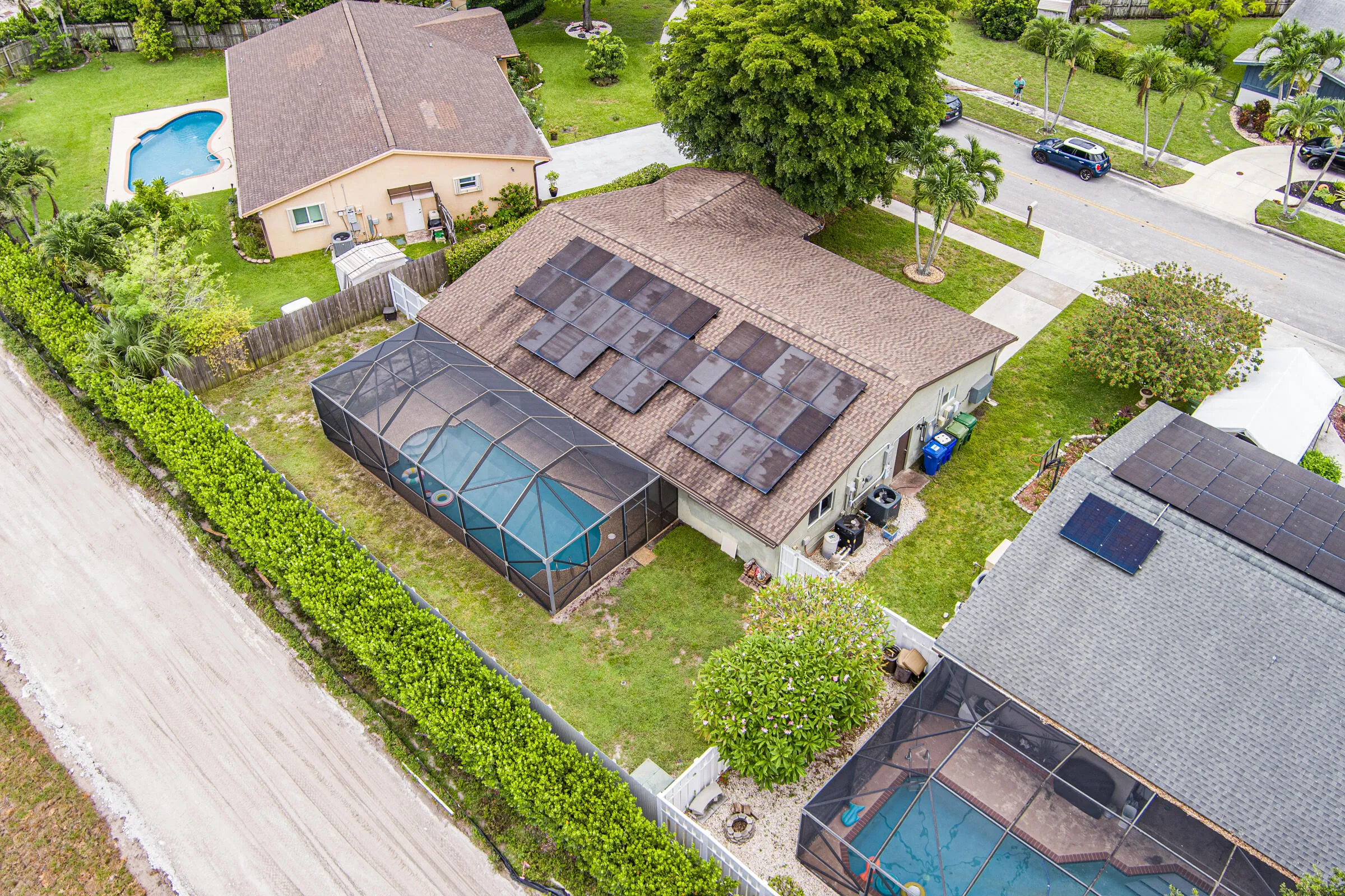 13kW solar electric system with a batter backup. NOT leased! Fully part of the real estate.