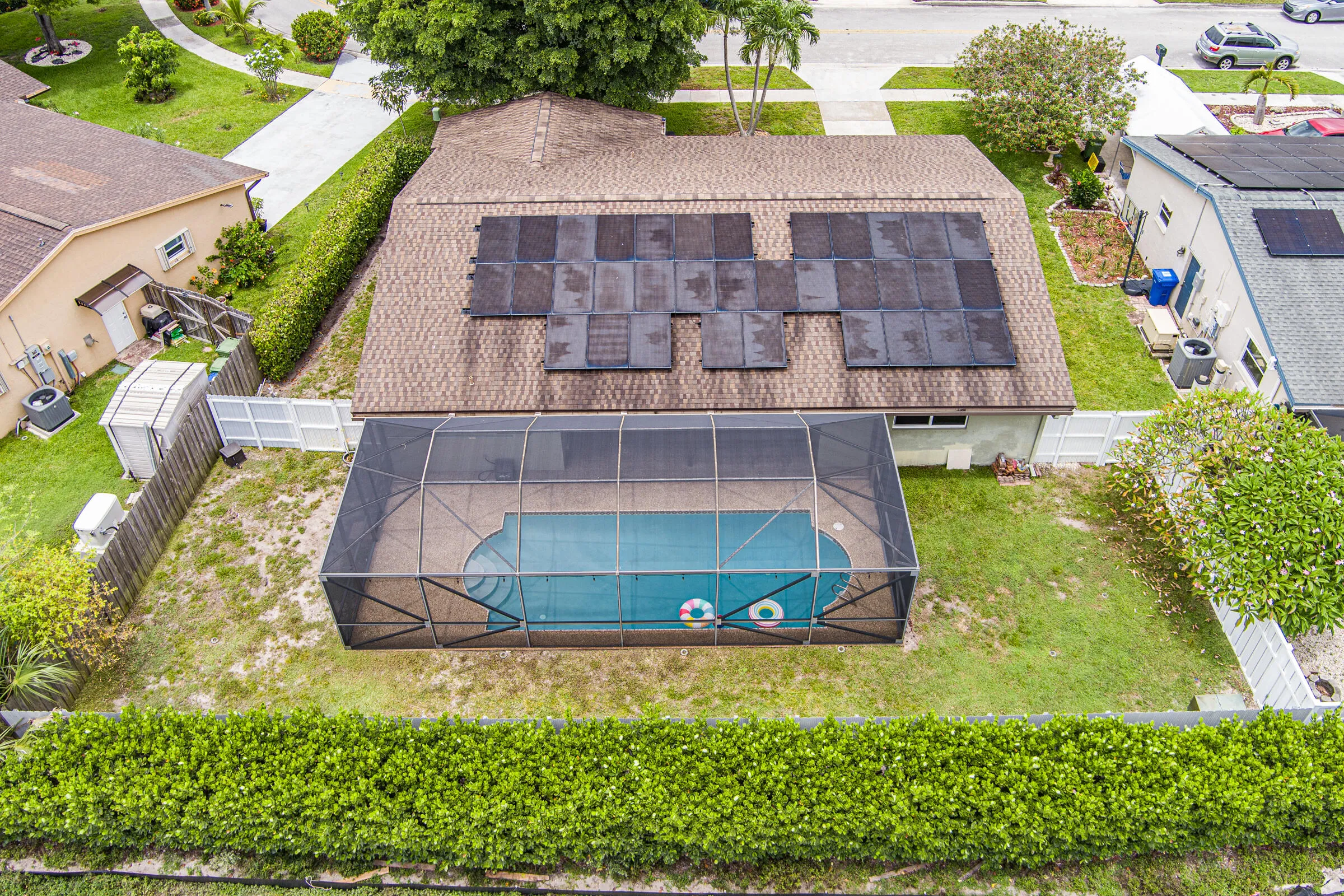 13kW solar electric system with a batter backup. NOT leased! Fully part of the real estate.