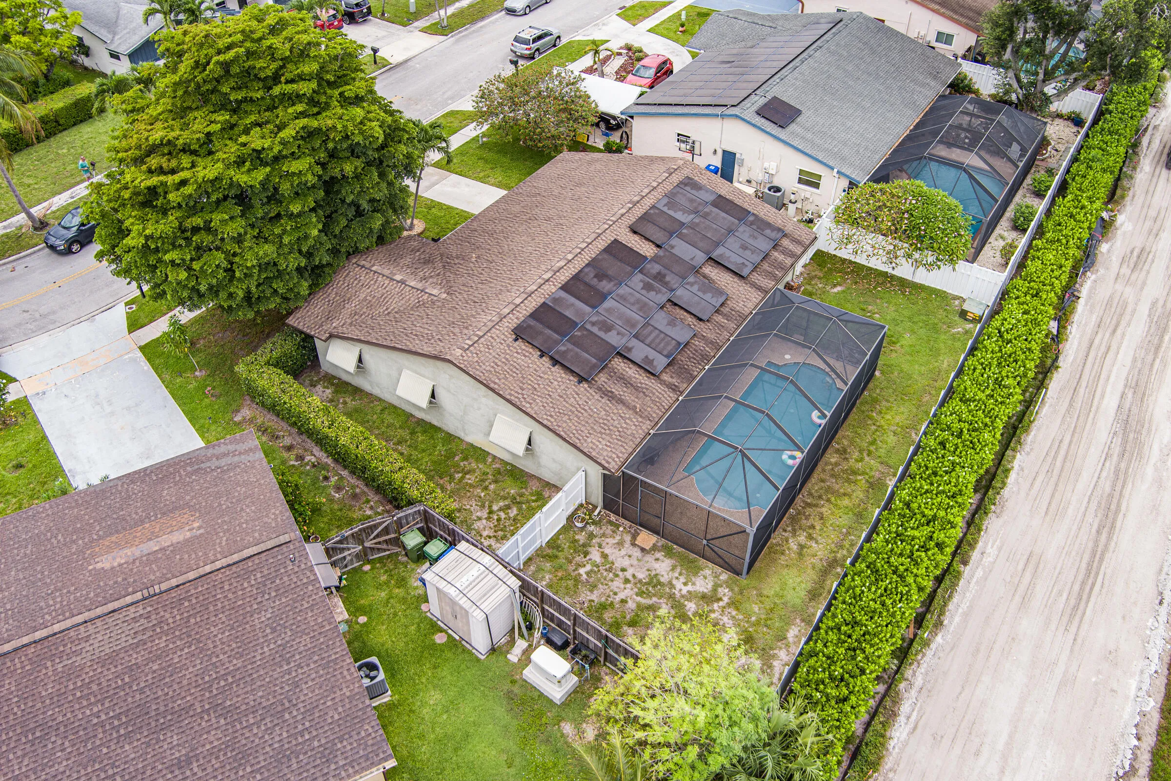 13kW solar electric system with a batter backup. NOT leased! Fully part of the real estate.