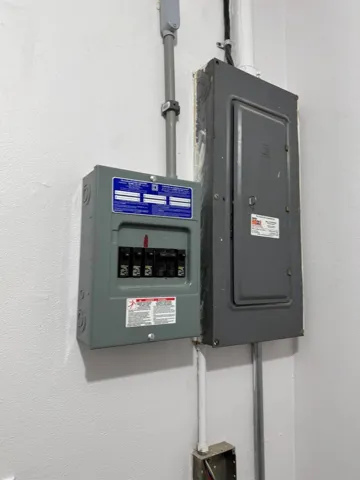 120-banyan-dr Electrical Panels