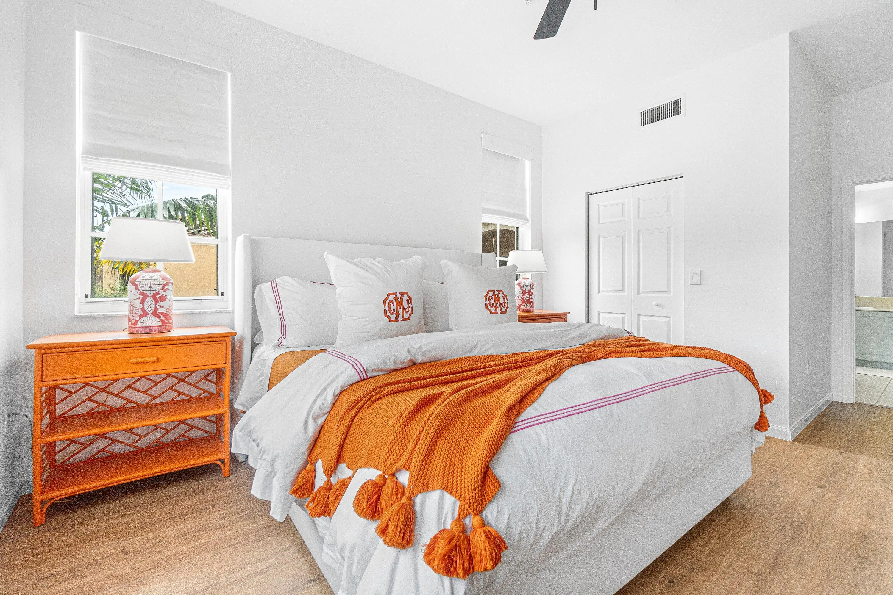 006-11740SaintAndrewsPlace-304-Wellingto