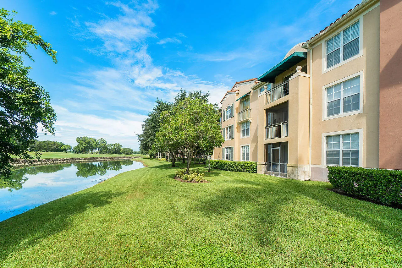 008-11740StAndrewsPlace-Wellington-FL-sm