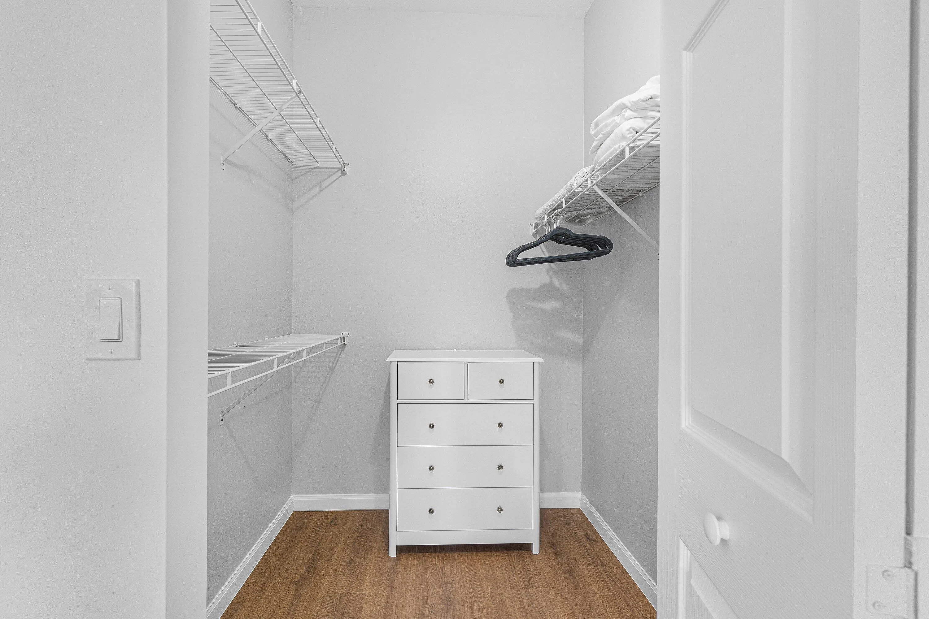 026-11740SaintAndrewsPlace-304-Wellingto