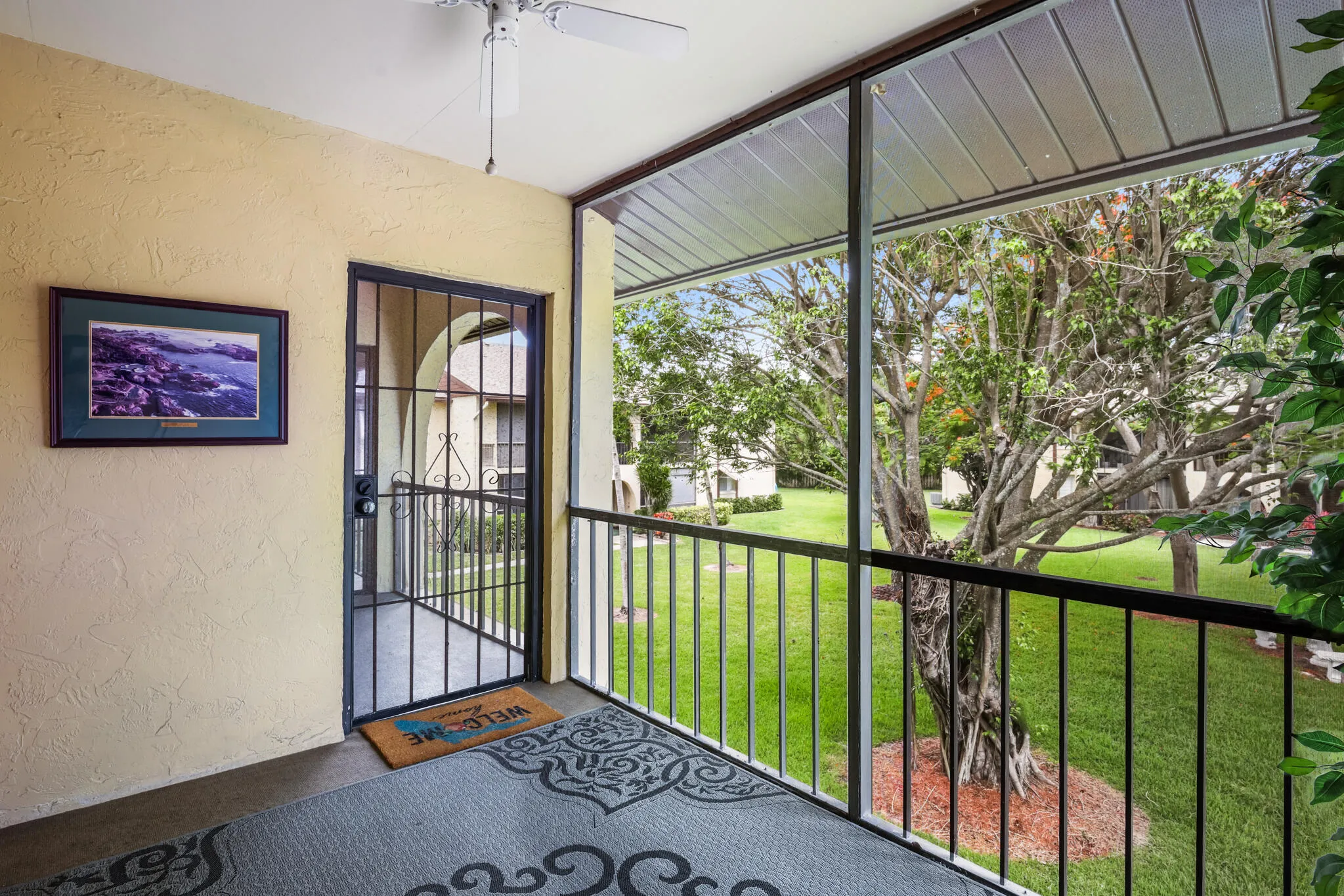 SCREENED BALCONY
