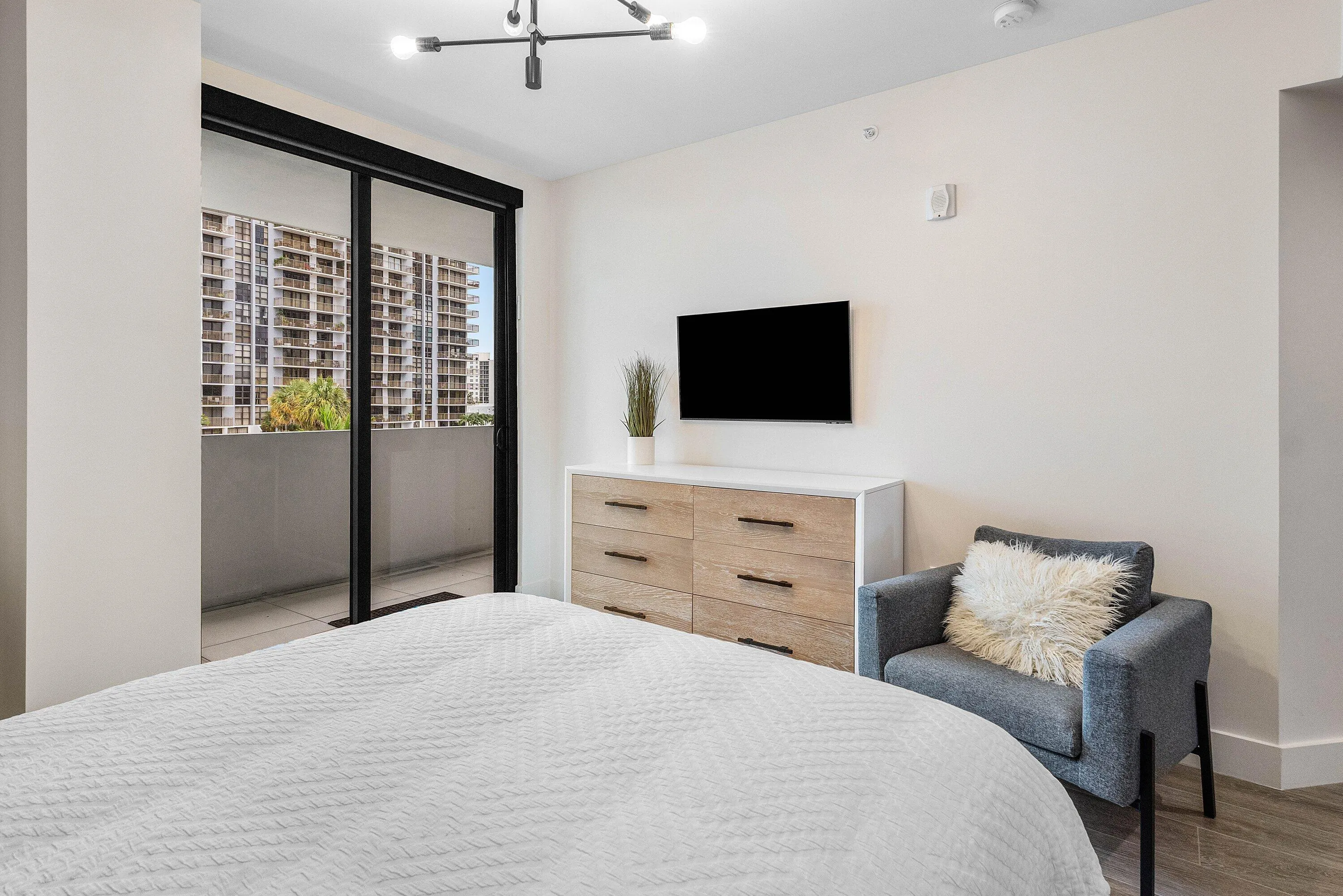 025-3030NorthOceanBoulevard-S101-FortLau