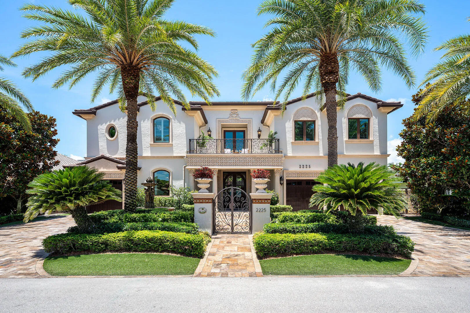 2225_West_Silver_Palm_Road_02