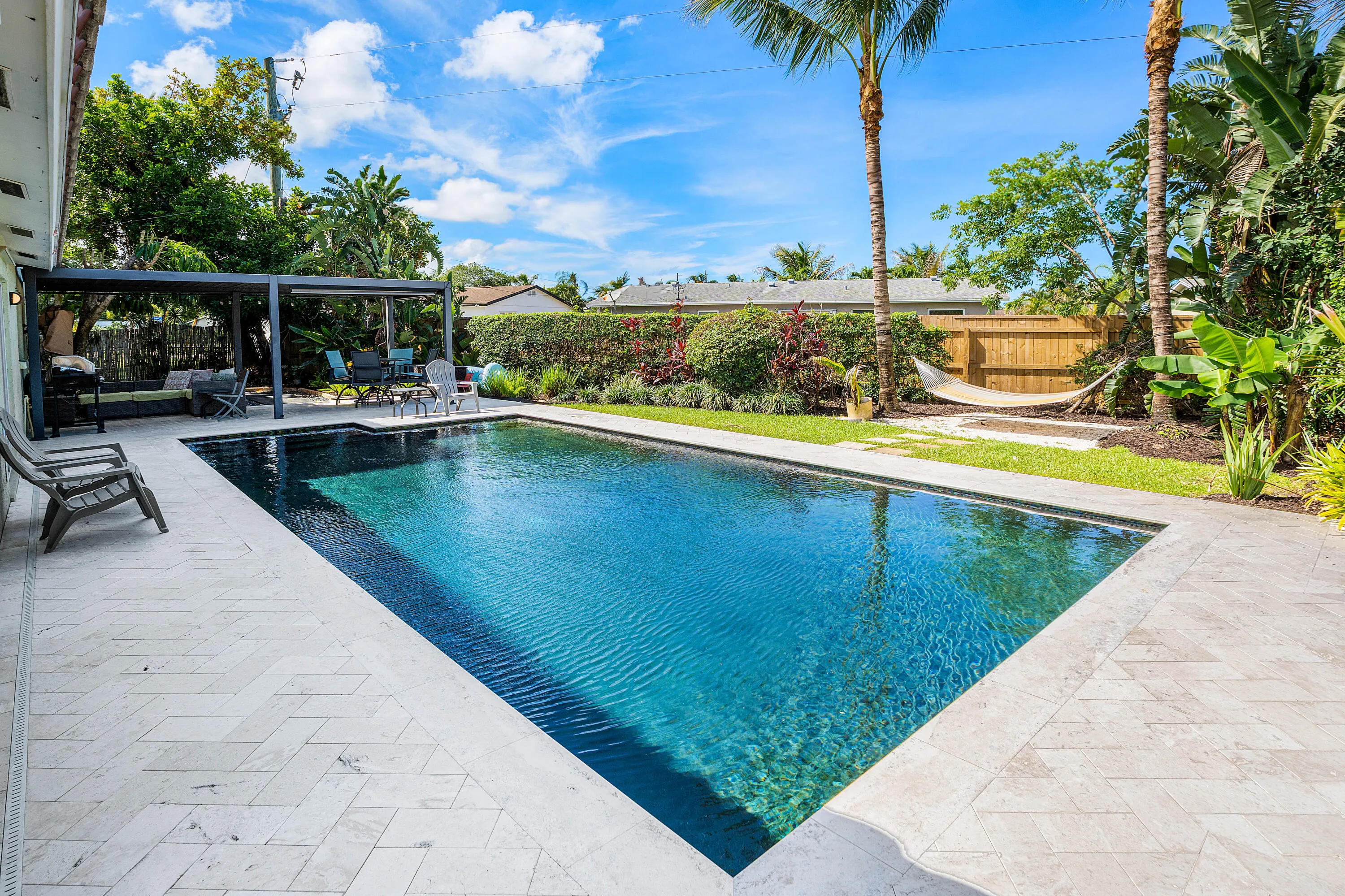 Pool/Yard