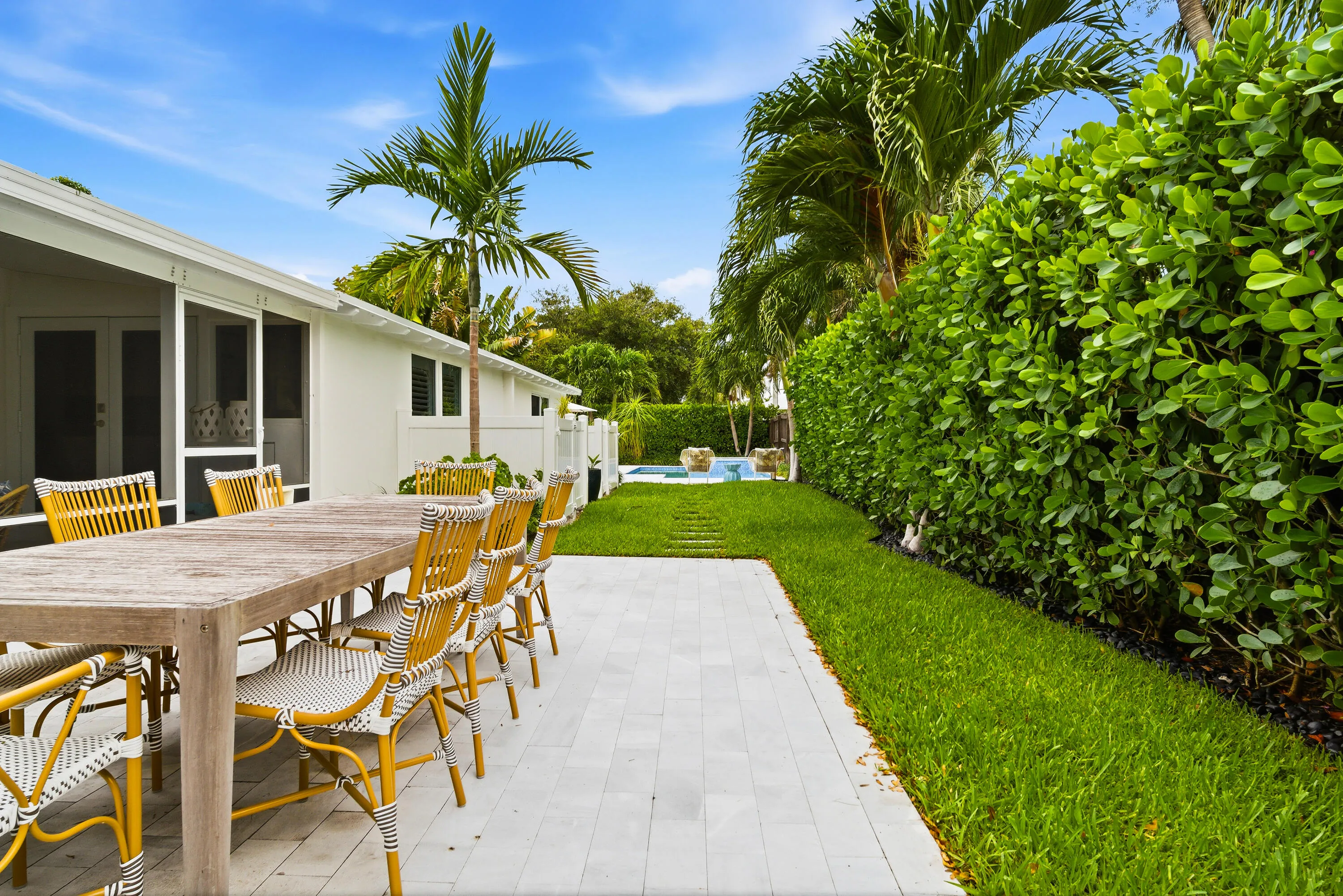 251-GREGORY-PLACE-33405-030