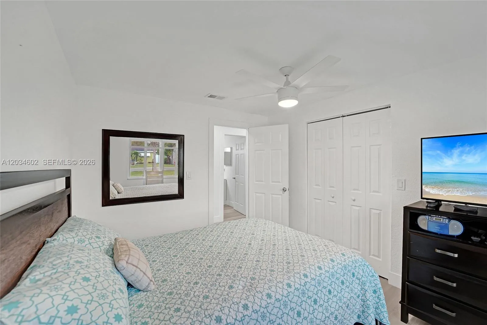 2nd bedroom