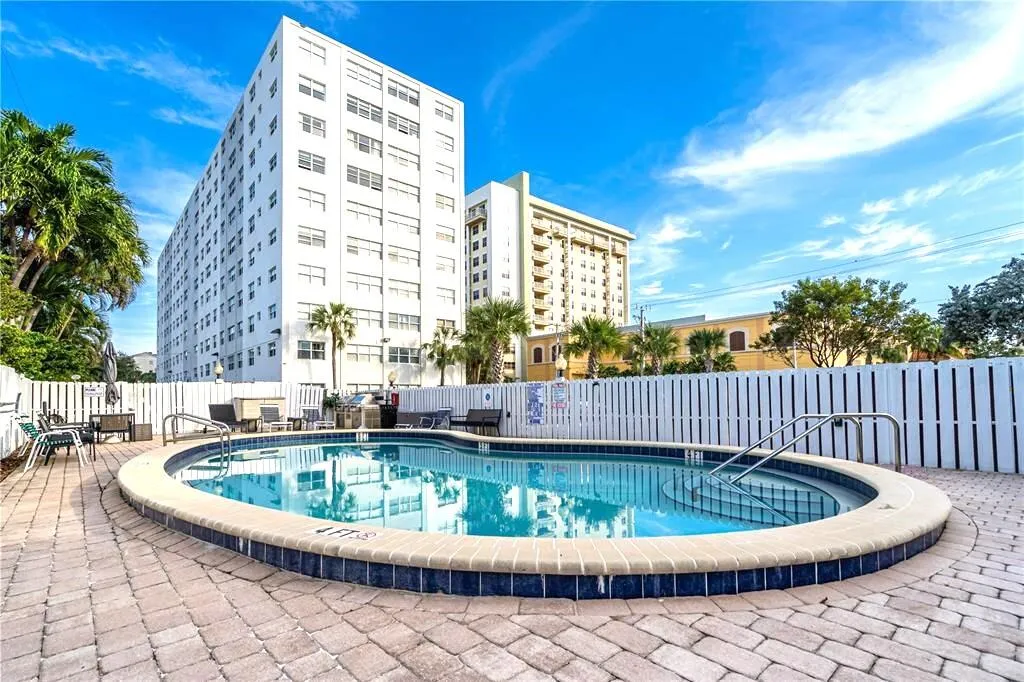 HORIZON POOL6