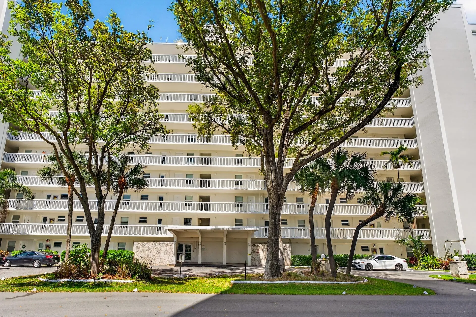 Horizon FRONT EXTERIOR