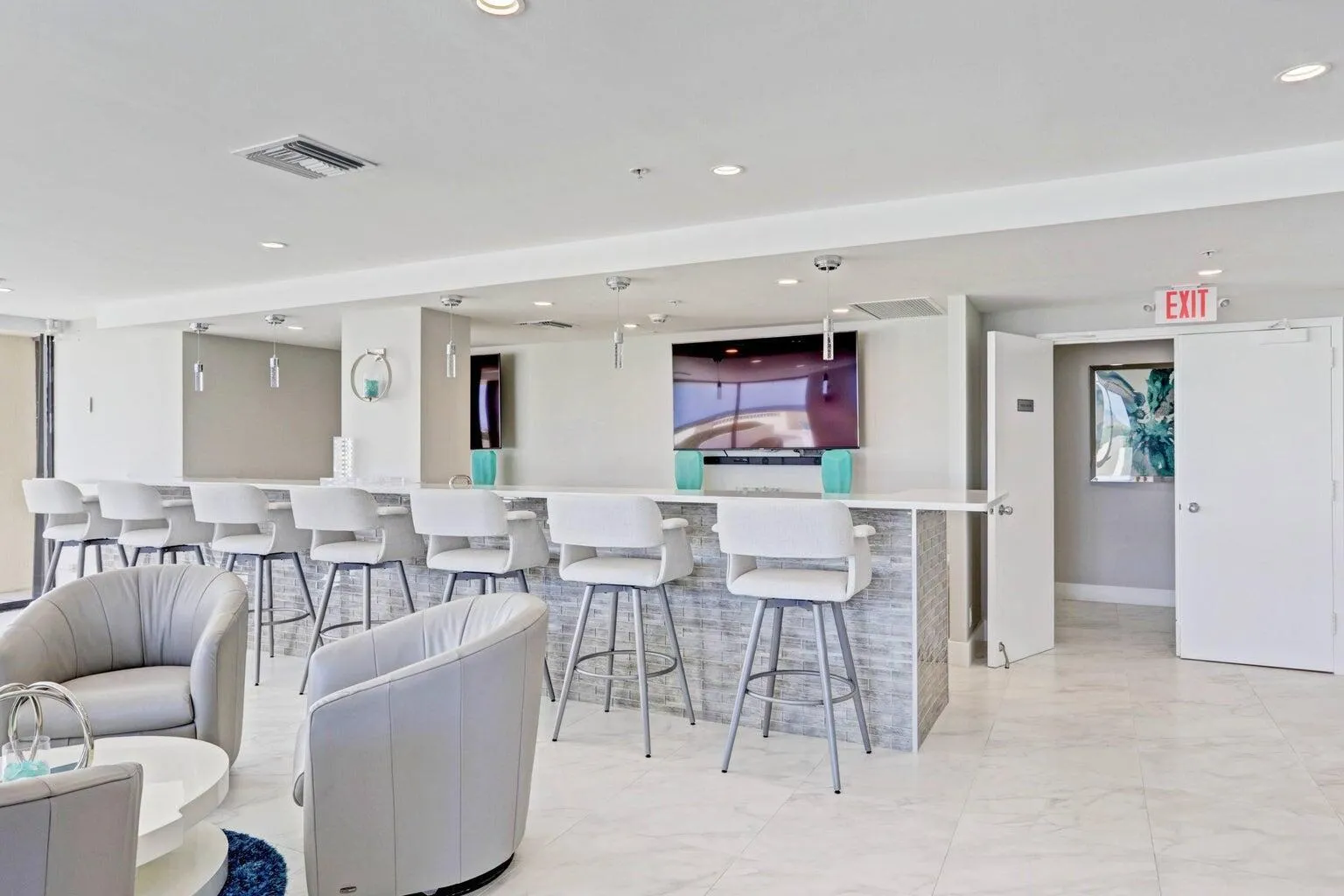 CLUBHOUSE