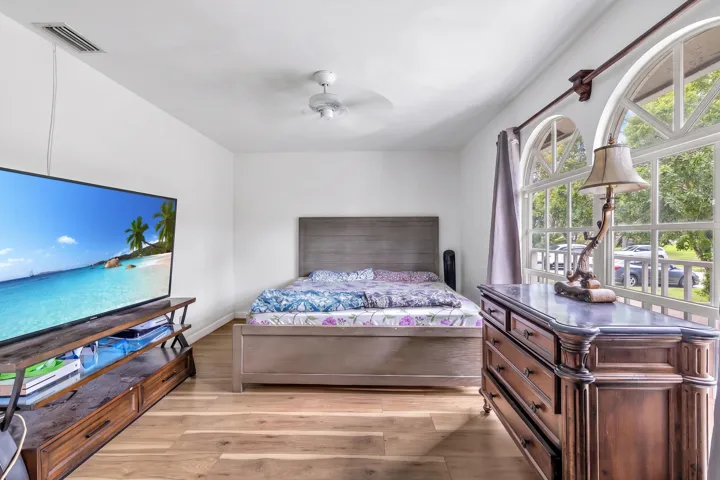 Upstairs Bedroom 4