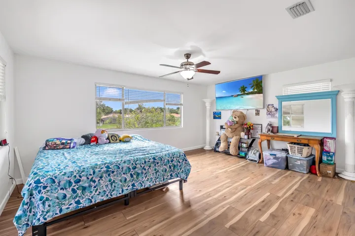 Upstairs Bedroom 3
