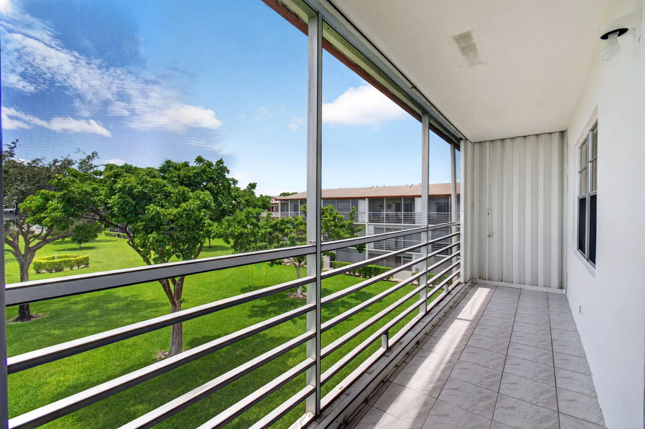 Screened-In Balcony