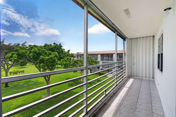 Screened-In Balcony