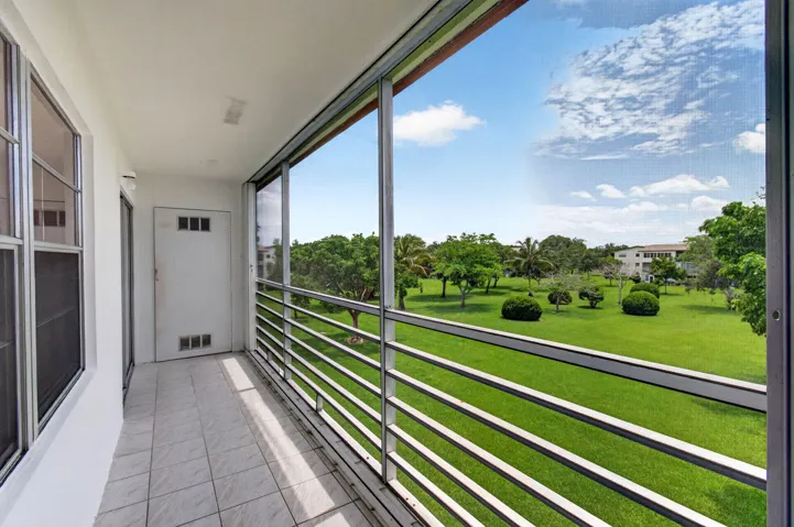 Screened-In Balcony