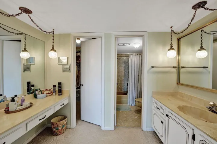 Owners bath