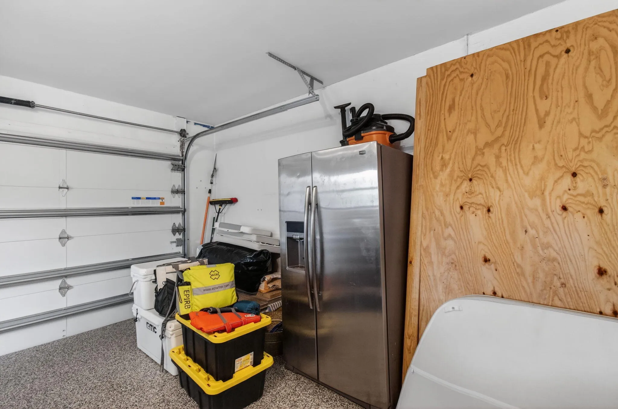 Refrigerator conveys with sale.