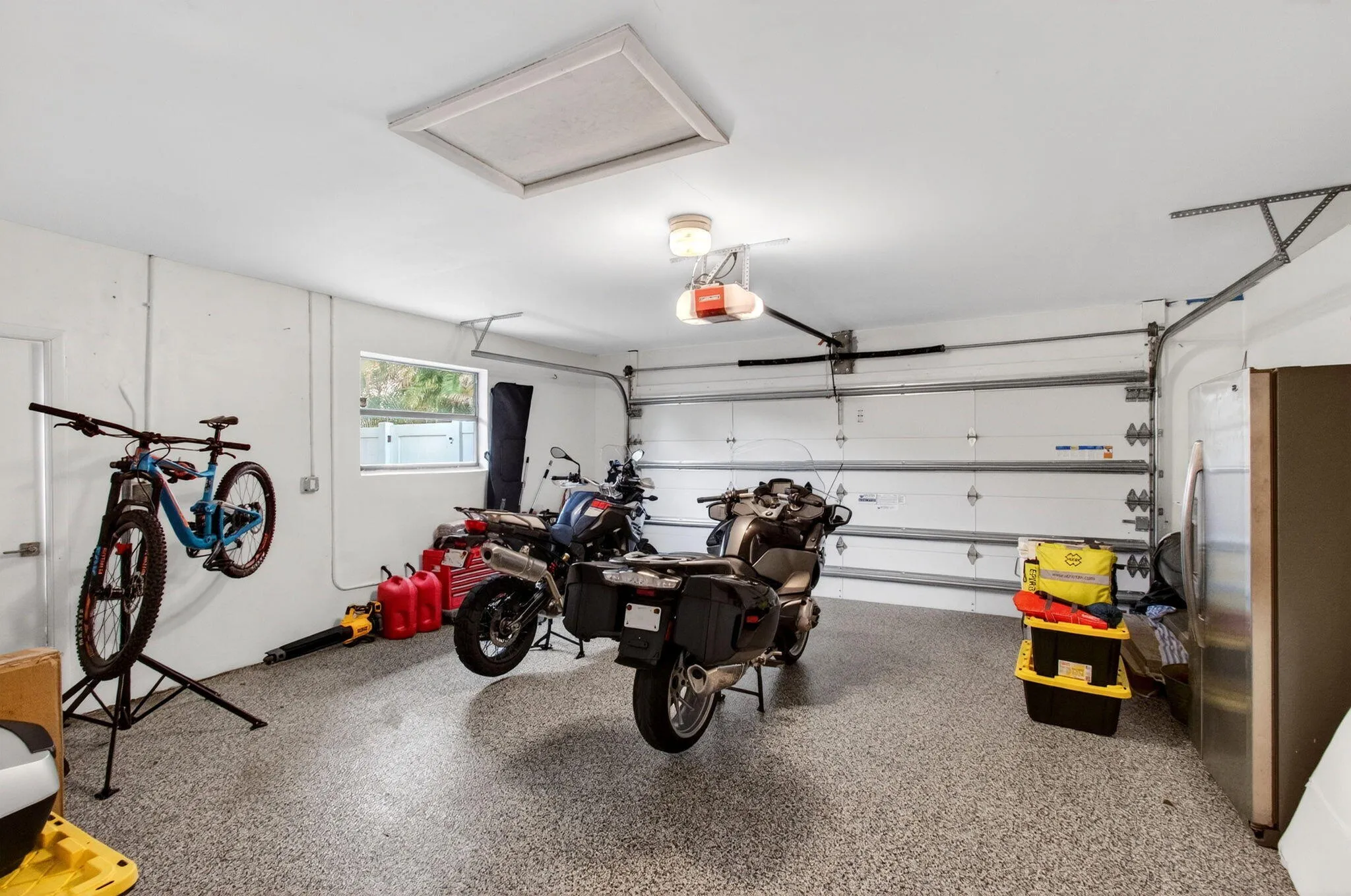 2-Car Garage