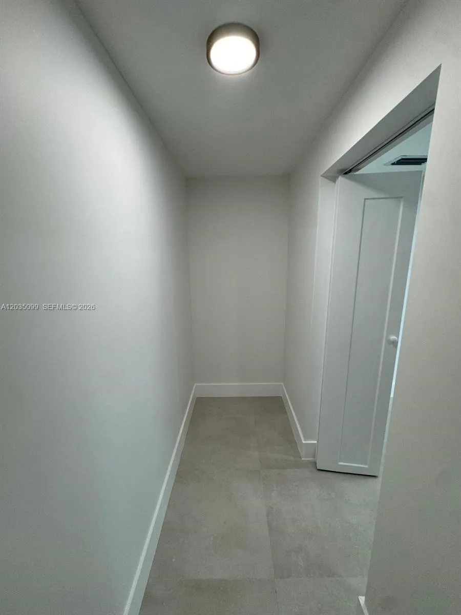 Master/Walk-in Closet