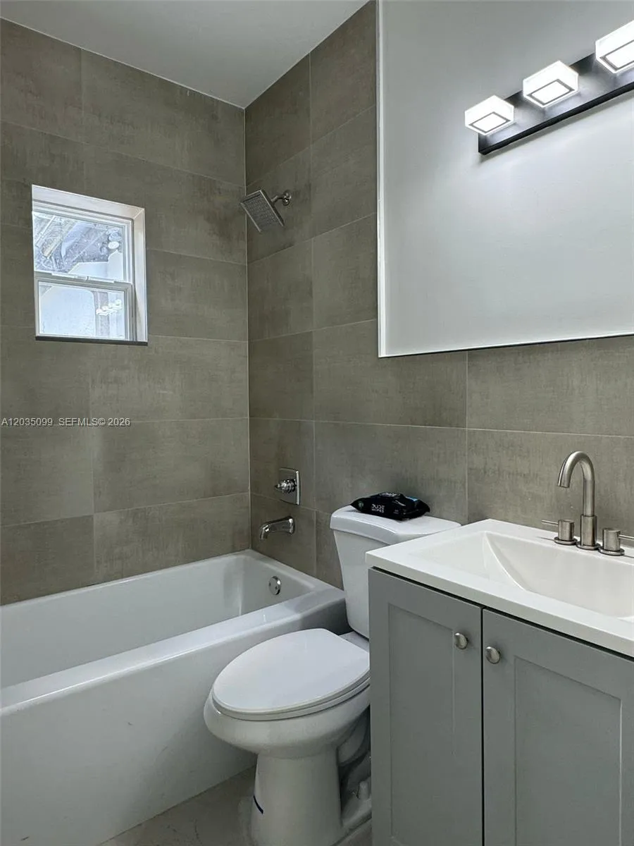 Full Bathroom