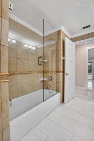 Guest bath.