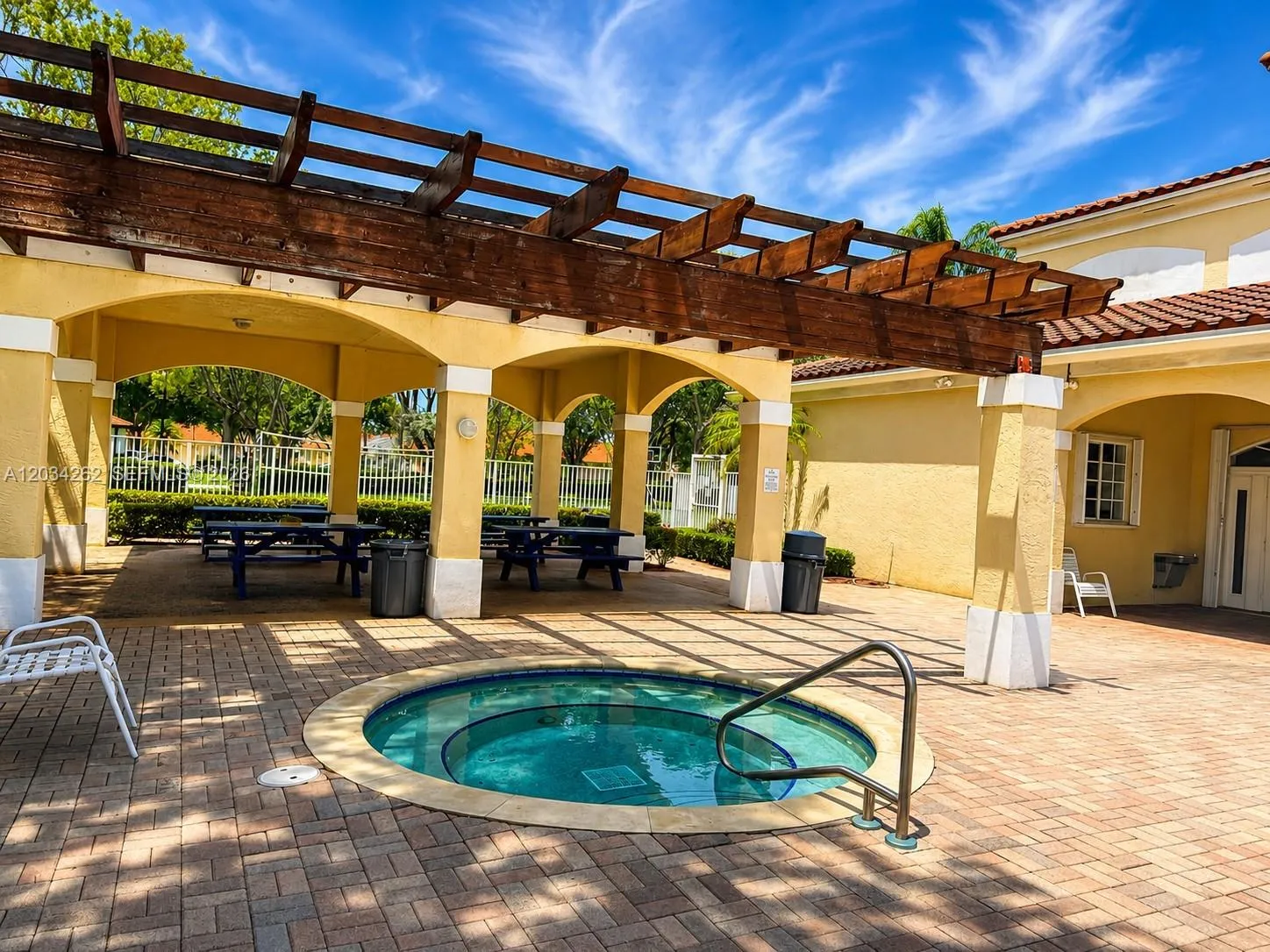 Jacuzzi/Picnic area