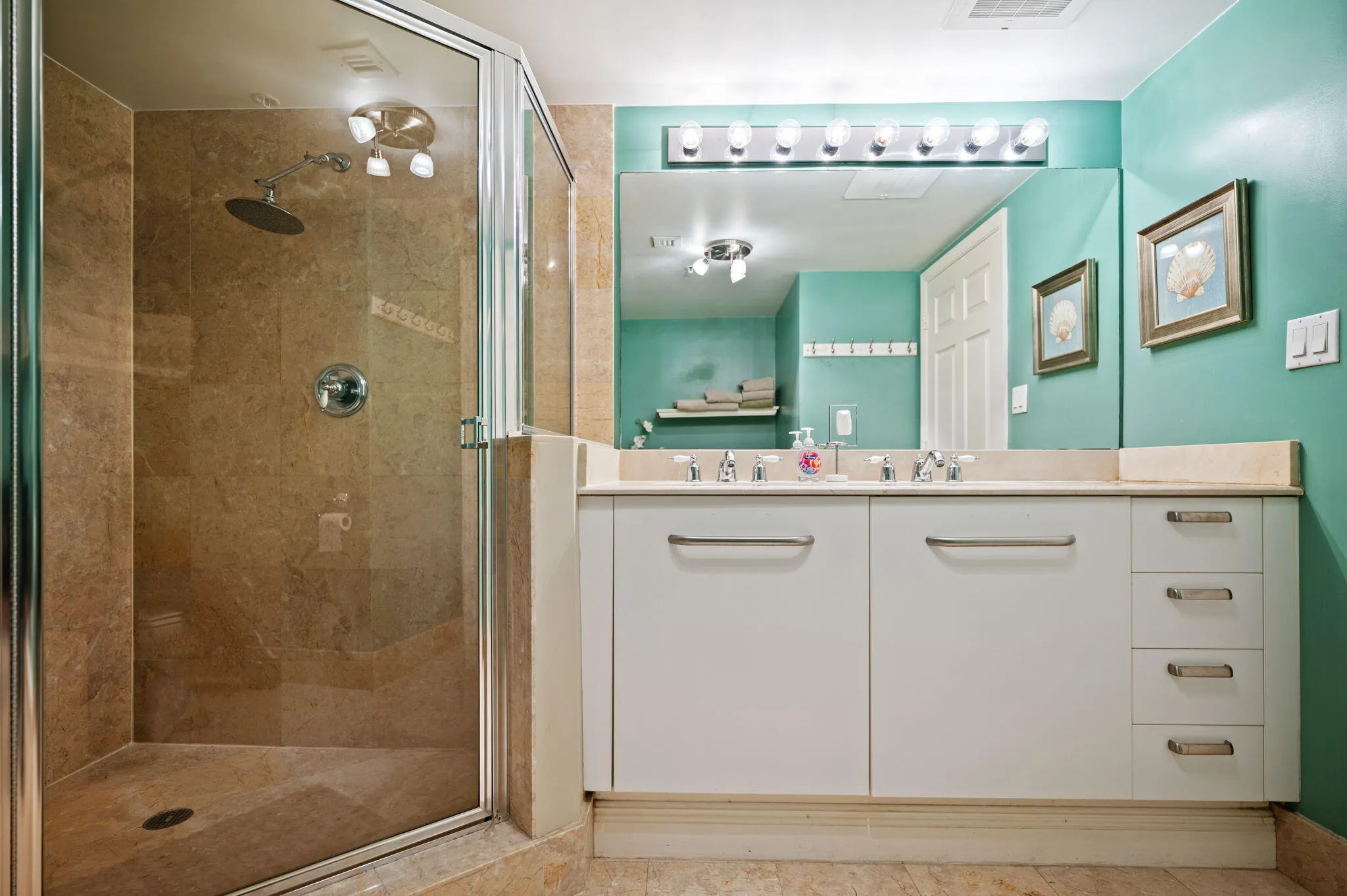 18-web-or-mls-2011-n-ocean-blvd-1606