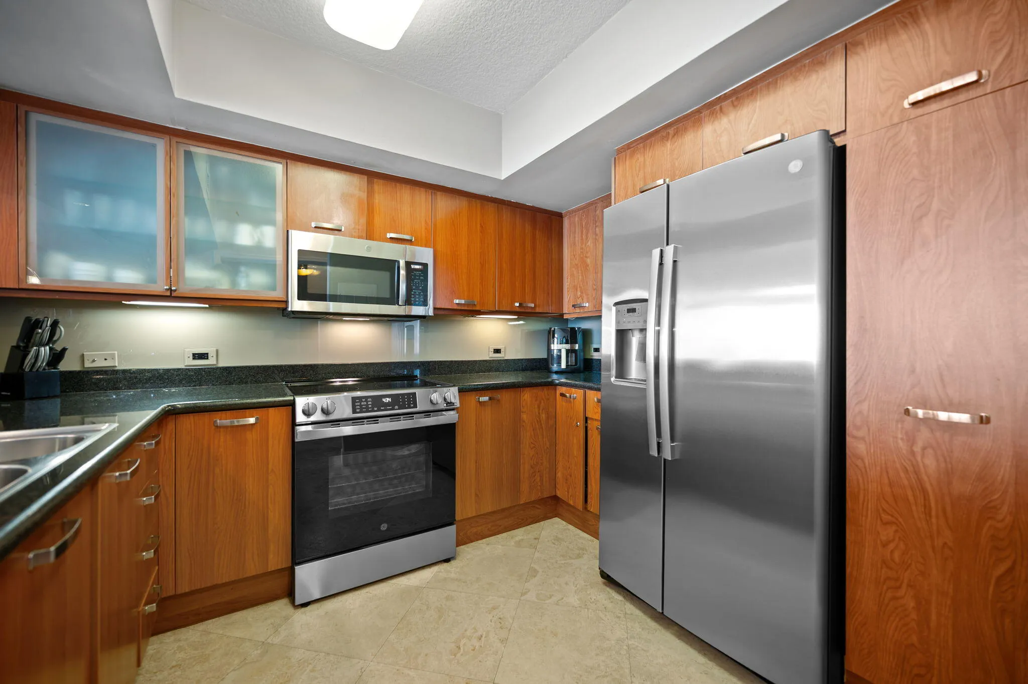 13-web-or-mls-2011-n-ocean-blvd-1606