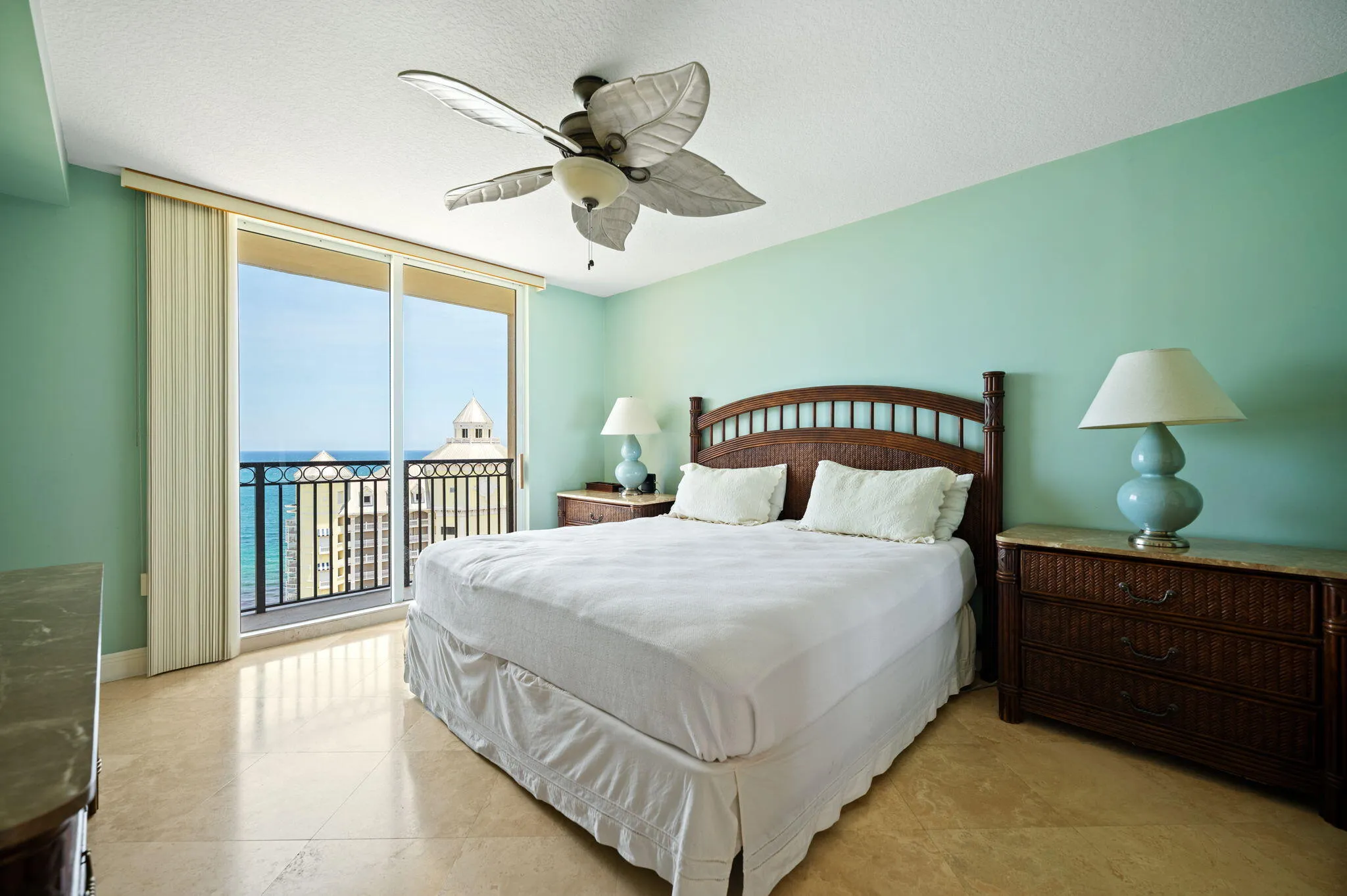 15-web-or-mls-2011-n-ocean-blvd-1606