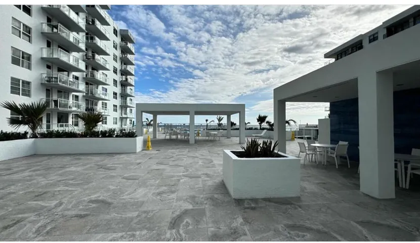 Pool deck & outdoor kitchen