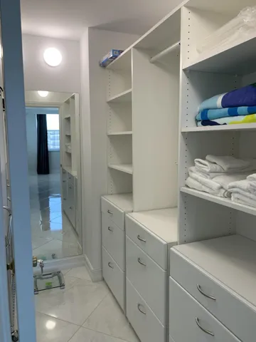 Master Walkin Closet