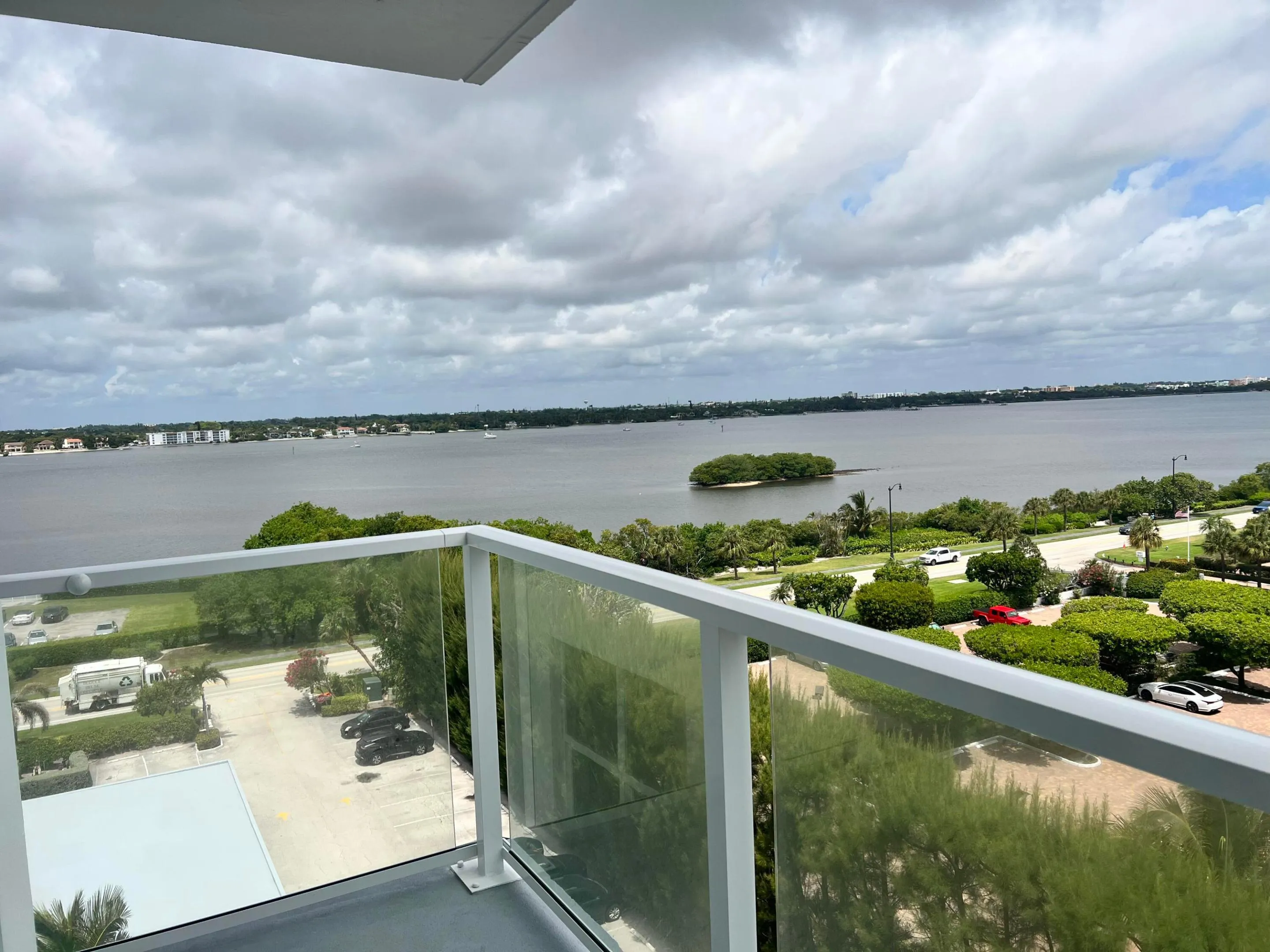 Balcony Intracoastal views