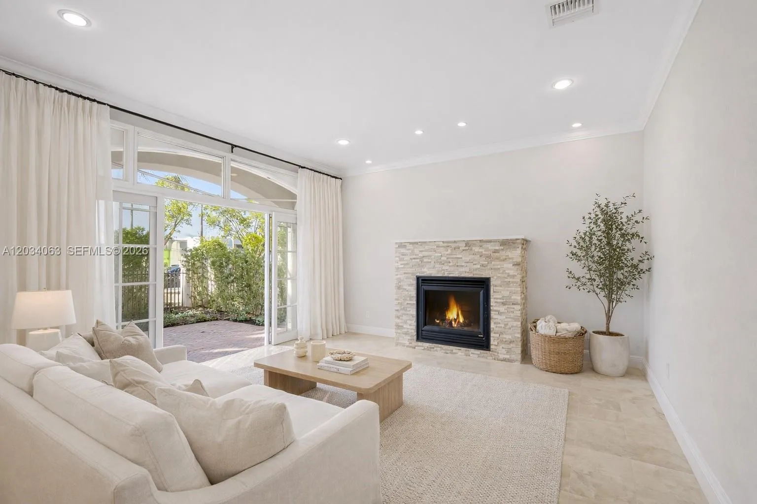 This image has been virtually staged and enhanced to illustrate potential design and layout.