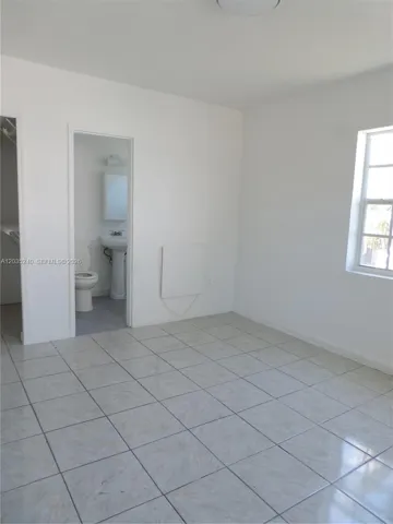 Bedroom & Bath