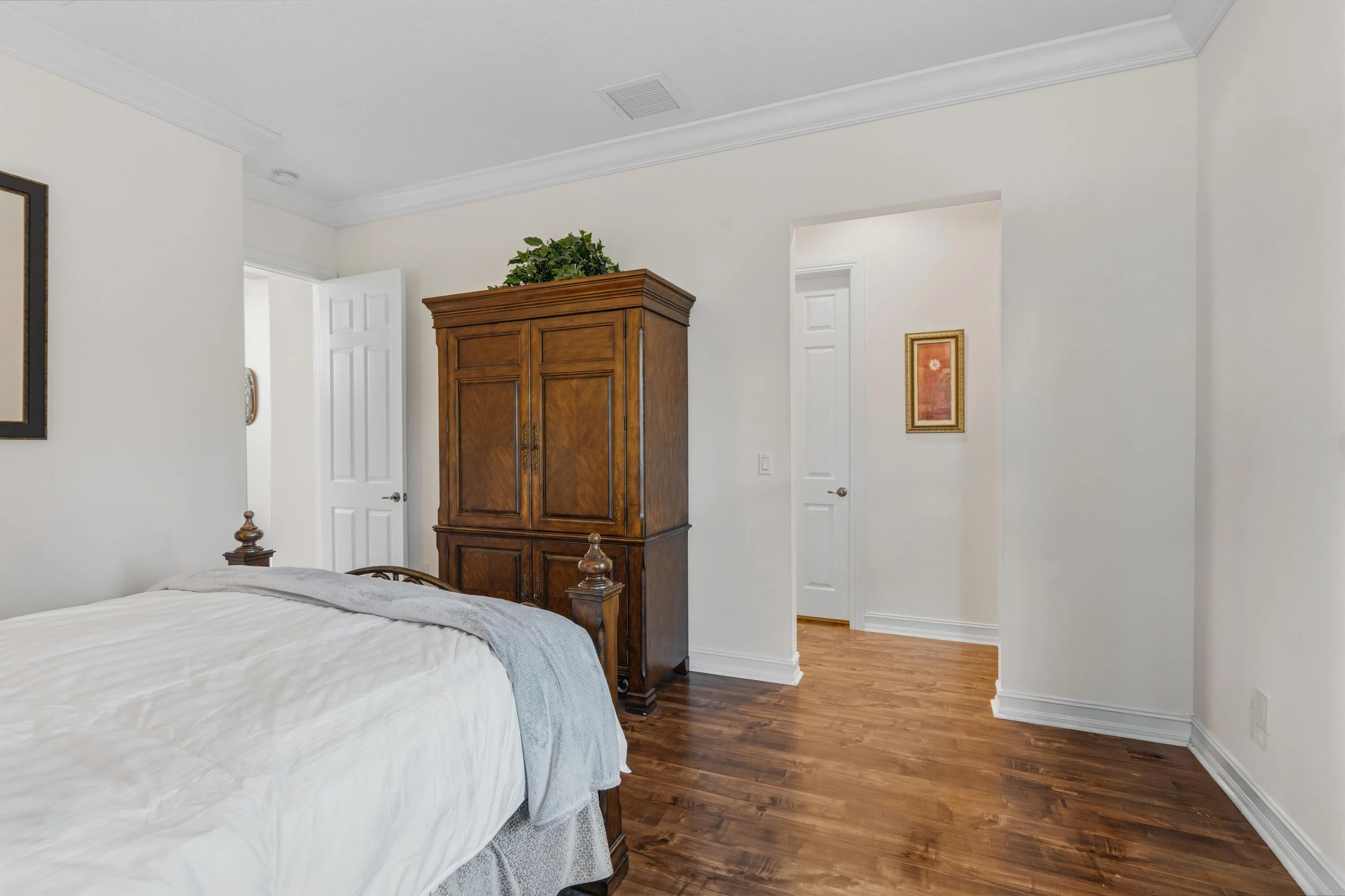 Guest Bedroom 1st Floor